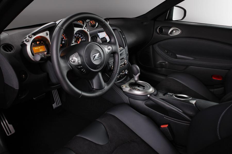  Nissan 370Z 2013 года  (фото 13 из 28)